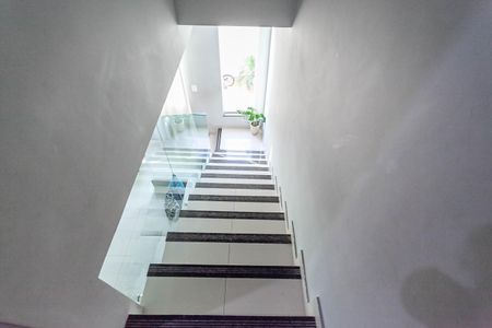 Escada de casa de condomínio à venda com 3 quartos, 110m² em Granja Ouro Branco, Contagem