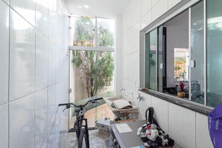 Casa de condomínio à venda com 110m², 3 quartos e 1 vaga Casa de condomínio à venda com 110m², 3 quartos e 1 vagaÁrea de serviço