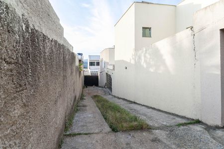 Casa de condomínio à venda com 110m², 3 quartos e 1 vaga Casa de condomínio à venda com 110m², 3 quartos e 1 vagaEntrada