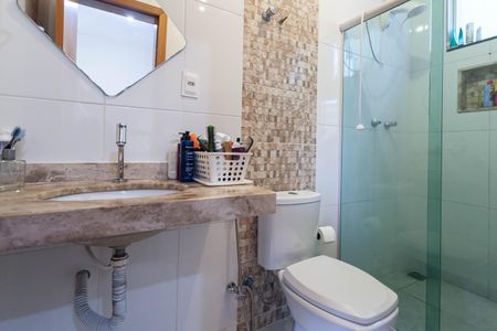 Casa de condomínio à venda com 110m², 3 quartos e 1 vaga Casa de condomínio à venda com 110m², 3 quartos e 1 vagaBanheiro da suíte