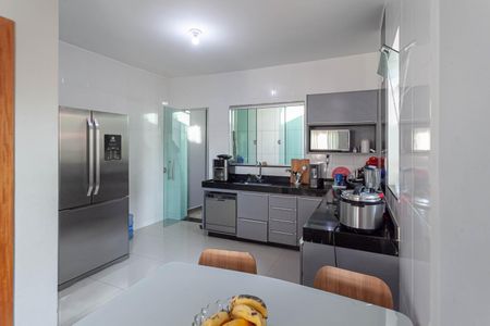 Casa de condomínio à venda com 110m², 3 quartos e 1 vaga Casa de condomínio à venda com 110m², 3 quartos e 1 vagaCozinha