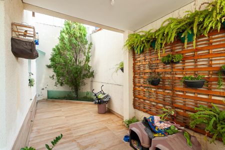 Casa de condomínio à venda com 110m², 3 quartos e 1 vaga Casa de condomínio à venda com 110m², 3 quartos e 1 vagaQuintal
