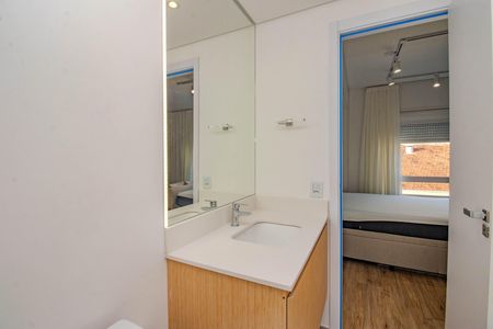 Banheiro de kitnet/studio para alugar com 1 quarto, 30m² em Moinhos de Vento, Porto Alegre