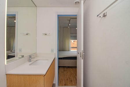 Banheiro de kitnet/studio para alugar com 1 quarto, 30m² em Moinhos de Vento, Porto Alegre