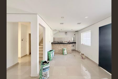 Casa para alugar com 173m², 4 quartos e 3 vagasSala