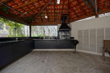 Apartamento à venda com 242m², 4 quartos e 4 vagas