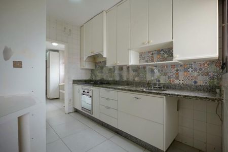 Apartamento à venda com 242m², 4 quartos e 4 vagas