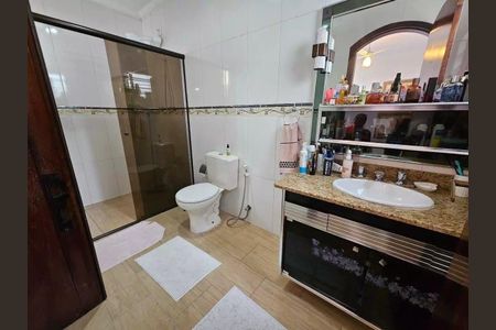 Casa à venda com 228m², 3 quartos e 6 vagas