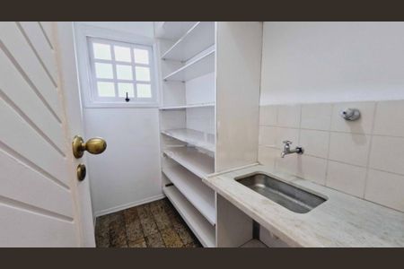 Casa à venda com 4 quartos, 329m² em Jardim Vitoria Regia (Zona Oeste), São Paulo