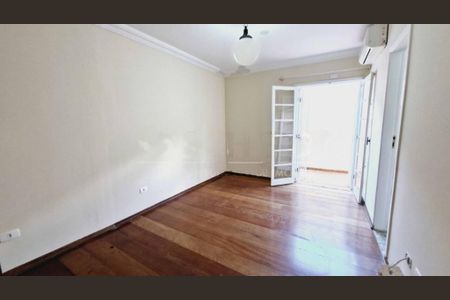 Casa à venda com 4 quartos, 329m² em Jardim Vitoria Regia (Zona Oeste), São Paulo