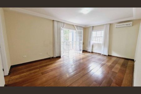 Casa à venda com 4 quartos, 329m² em Jardim Vitoria Regia (Zona Oeste), São Paulo