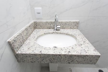 Apartamento à venda com 59m², 2 quartos e 1 vaga Apartamento à venda com 59m², 2 quartos e 1 vagaBanheiro