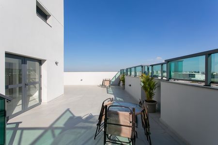Apartamento à venda com 59m², 2 quartos e 1 vaga Apartamento à venda com 59m², 2 quartos e 1 vagaÁrea comum / Terraço