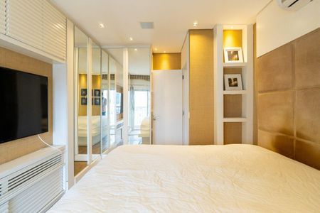Apartamento à venda com 2 quartos, 121m² em Vila Cordeiro, São Paulo