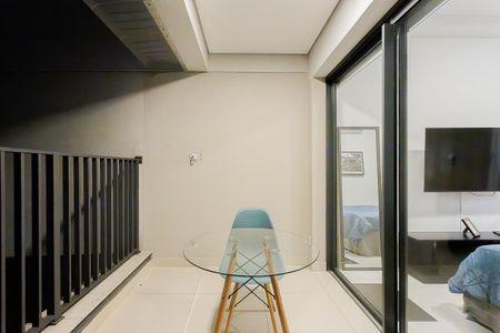 Varanda de kitnet/studio para alugar com 1 quarto, 27m² em Sumarezinho, São Paulo