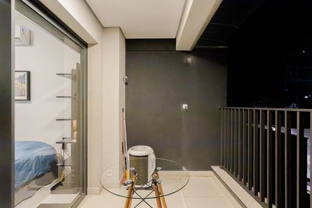 Studio para alugar com 27m², 1 quarto e sem vaga Studio para alugar com 27m², 1 quarto e sem vagaVaranda
