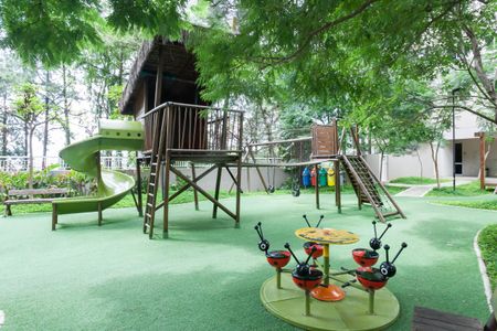 Apartamento à venda com 97m², 3 quartos e 2 vagas Apartamento à venda com 97m², 3 quartos e 2 vagasÁrea comum - Playground