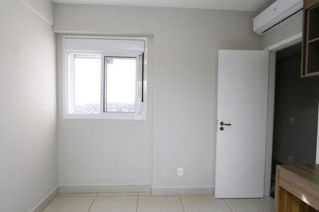 Apartamento à venda com 97m², 3 quartos e 2 vagasQuarto 2