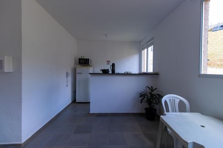 Apartamento para alugar com 49m², 2 quartos e 1 vaga Apartamento para alugar com 49m², 2 quartos e 1 vagaÁrea comum - Salão de festas