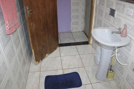 Casa à venda com 250m², 10 quartos e 5 vagasBanheiro 2