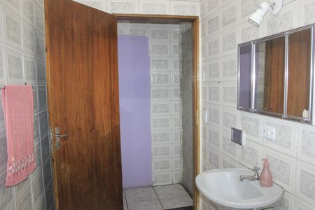 Casa à venda com 250m², 10 quartos e 5 vagasBanheiro 2