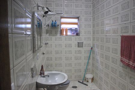 Casa à venda com 250m², 10 quartos e 5 vagasBanheiro 2