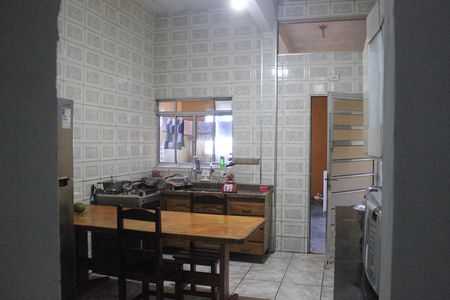 Casa à venda com 250m², 10 quartos e 5 vagasCozinha 