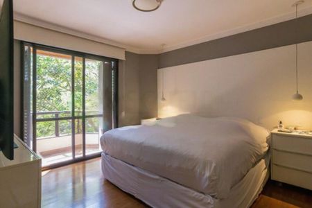 Apartamento à venda com 245m², 4 quartos e 3 vagas