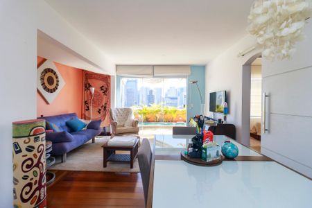 Sala de apartamento para alugar com 2 quartos, 65m² em Santo Amaro, São Paulo