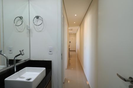 Apartamento à venda com 45m², 2 quartos e 1 vaga Apartamento à venda com 45m², 2 quartos e 1 vagaBanheiro