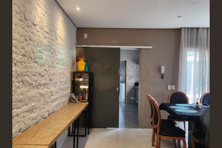 Casa à venda com 3 quartos, 255m² em Vila Cordeiro, São Paulo