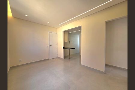 Sala  de apartamento à venda com 2 quartos, 58m² em Padre Eustáquio, Belo Horizonte
