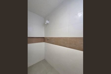 Apartamento à venda com 58m², 2 quartos e 1 vaga Apartamento à venda com 58m², 2 quartos e 1 vagaBanheiro