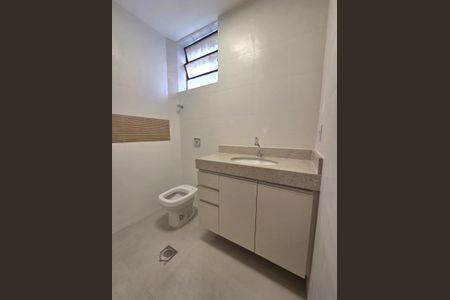 Apartamento à venda com 58m², 2 quartos e 1 vaga Apartamento à venda com 58m², 2 quartos e 1 vagaBanheiro