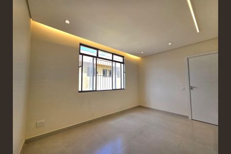 Sala  de apartamento à venda com 2 quartos, 58m² em Padre Eustáquio, Belo Horizonte