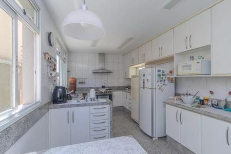 Casa à venda com 450m², 4 quartos e 2 vagas Casa à venda com 450m², 4 quartos e 2 vagasFoto 22