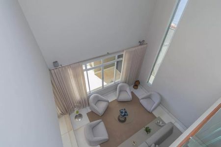Casa à venda com 450m², 4 quartos e 2 vagas Casa à venda com 450m², 4 quartos e 2 vagasFoto 06
