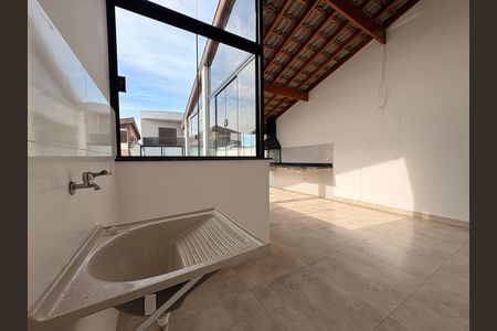 Apartamento à venda com 136m², 3 quartos e 2 vagas Apartamento à venda com 136m², 3 quartos e 2 vagasLavanderia
