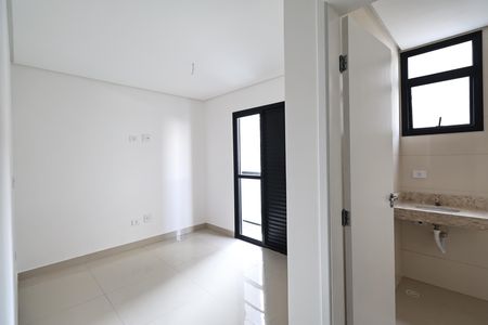 Apartamento à venda com 136m², 3 quartos e 2 vagas Apartamento à venda com 136m², 3 quartos e 2 vagasSuite
