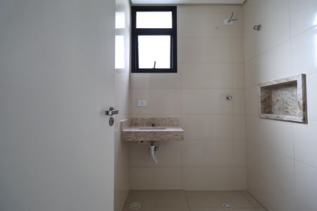 Apartamento à venda com 136m², 3 quartos e 2 vagas Apartamento à venda com 136m², 3 quartos e 2 vagasBanheiro da suíte