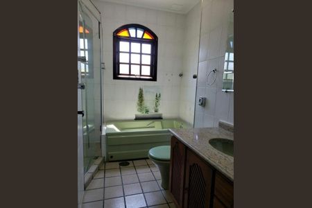Casa à venda com 3 quartos, 170m² em Campo Grande, São Paulo