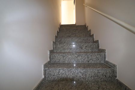 Apartamento para alugar com 110m², 2 quartos e 1 vagaEscada