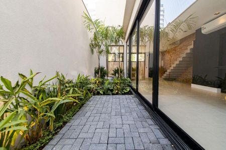 Casa à venda com 3 quartos, 160m² em Vila Olímpia, São Paulo
