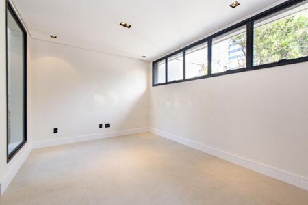 Casa à venda com 3 quartos, 160m² em Vila Olímpia, São Paulo