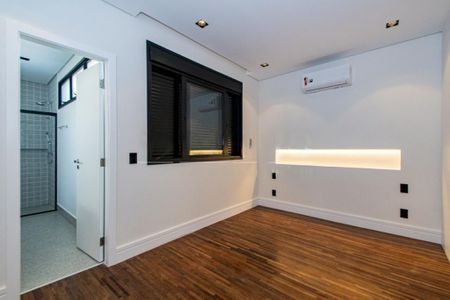 Casa à venda com 3 quartos, 160m² em Vila Olímpia, São Paulo