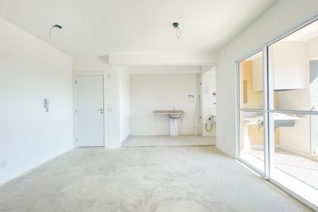 Sala de casa de condomínio à venda com 2 quartos, 67m² em Vila Osasco, Osasco