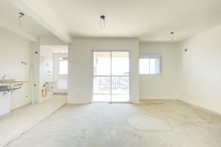 Sala de casa de condomínio à venda com 2 quartos, 67m² em Vila Osasco, Osasco