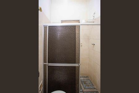 Banheiro de casa para alugar com 2 quartos, 60m² em Taboão, Diadema