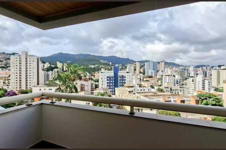 Apartamento à venda com 121m², 4 quartos e 2 vagas