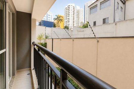 Studio à venda com 27m², 1 quarto e sem vaga Studio à venda com 27m², 1 quarto e sem vagaVaranda